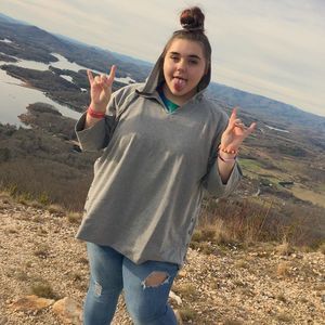 Meet your Posher, Abigail